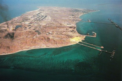 Explosions rock Iran’s Kharg Island as US strikes intensify ahead of Trump deadline