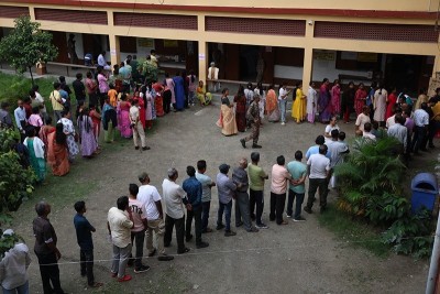 West Bengal records massive 91.4% turnout in phase 1 voting amid SIR focus