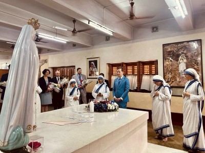 US Ambassador Sergio Gor visits Missionaries of Charity in Kolkata