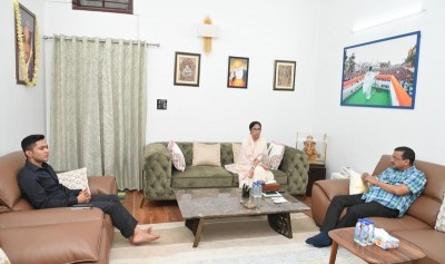 Mamata, Kejriwal meet in Delhi ahead of INDIA bloc huddle despite AAP's exit