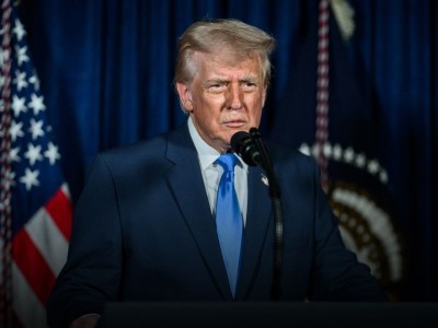 Trump says Middle East peace deal to be signed today, claims Strait of Hormuz will reopen