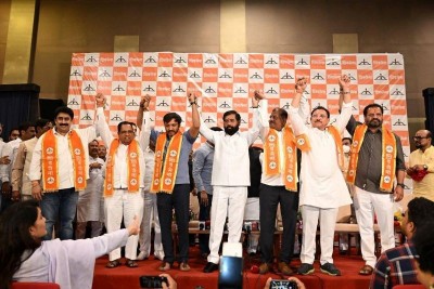'Six tigers are here': Rebel UBT Sena MPs join Shinde camp, delivering a major blow to Uddhav Thackeray