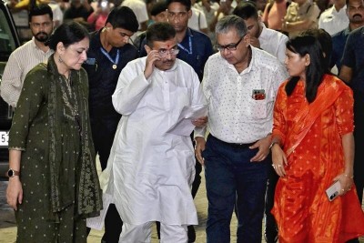 In Images: CM Suvendu Adhikari, ministers meet Taratala warehouse collapse victims at SSKM Hospital