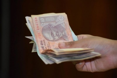 Will pre-2005 Rs.10, Rs. 20, Rs. 50 and Rs. 100 notes become invalid after June 30? Here's the truth