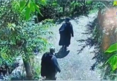 2 Lashkar terrorists trapped in Shopian orchard as massive counter-terror op enters second day