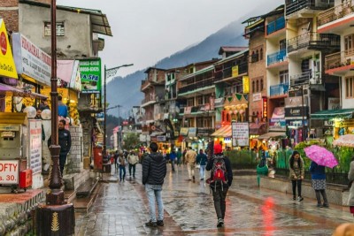 They left the city for Manali and started saving Rs. 30,000 every month
