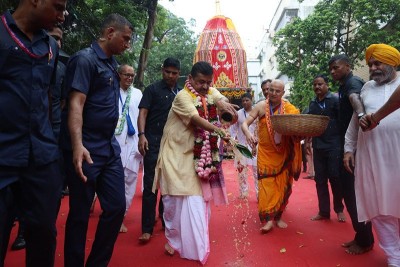 Bengal CM Suvendu Adhikari leads ISKCON's historic Kolkata Rath Yatra