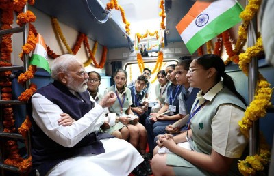 In Images: PM Modi interacts with passengers and children at Jalandhar Cantt Station in Punjab