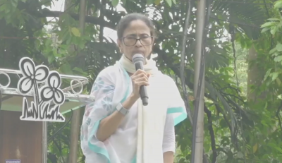 'Students are being tortured': Mamata Banerjee offers to join CJP protest in Delhi