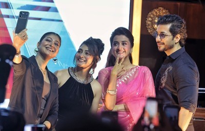 In Images: Rooqma Ray, Rohan Bhattacharya and others launch Vivo V80; Pujo DVC unveiled