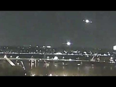 Passenger jet collides with US military chopper midair, crashes into Washington river